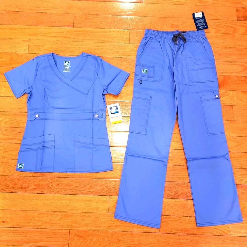 Adar: Nurses Scrub Set.